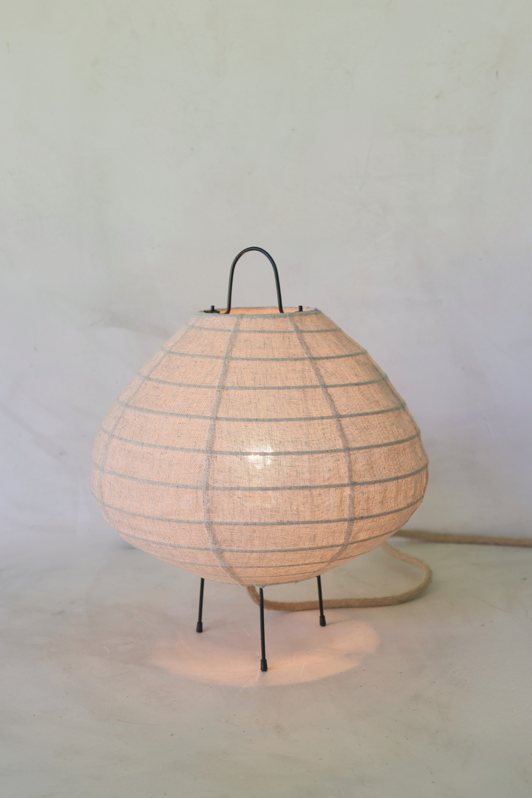 ATLAS Linen Table Lamp