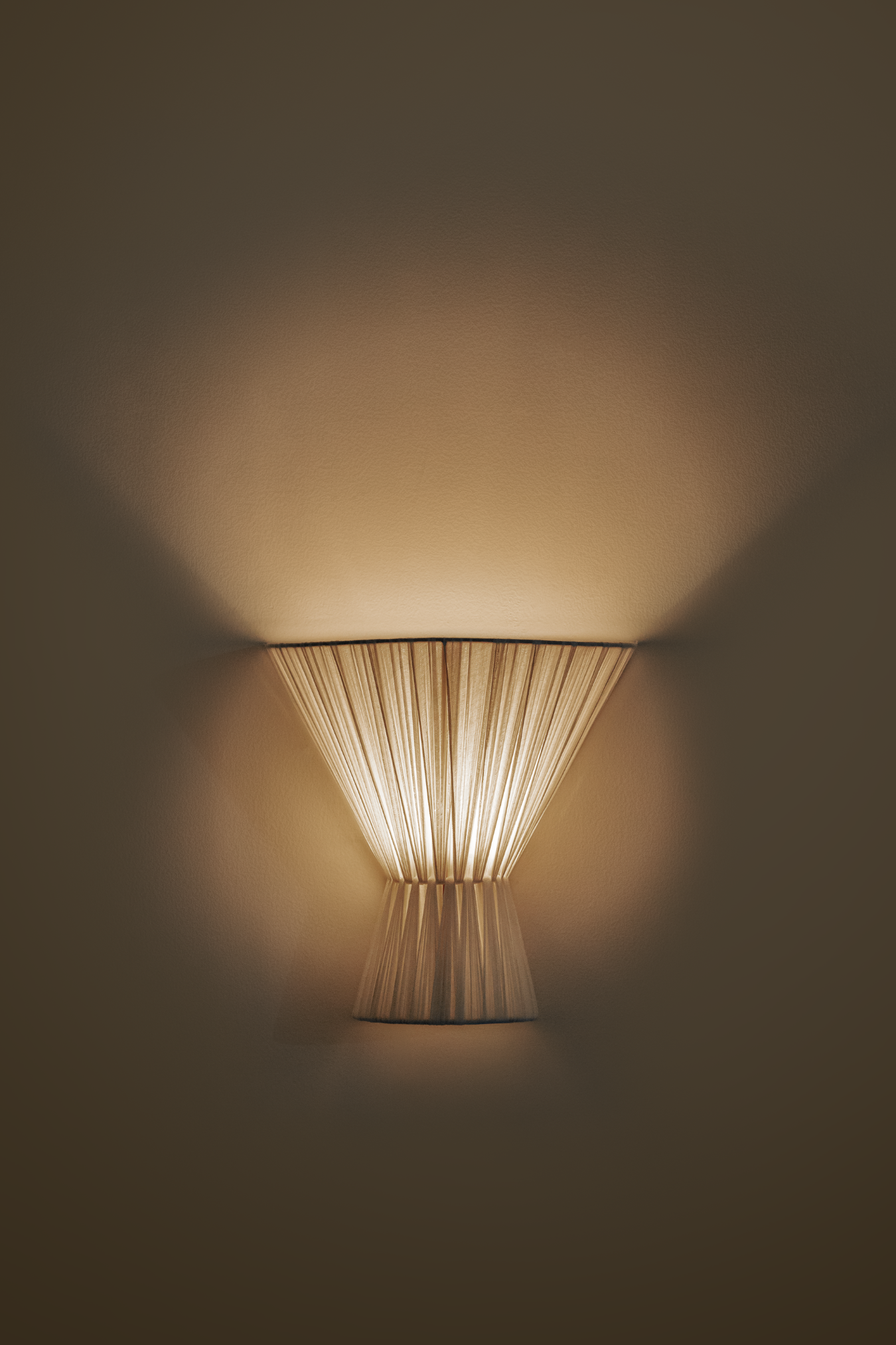Off-white Flume cloth wall light - hardwired or plug-in